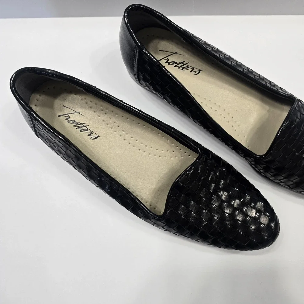 Trotters Women's Loafers Size 7N Black Woven Leather Slip On Flats Comfort Shoes